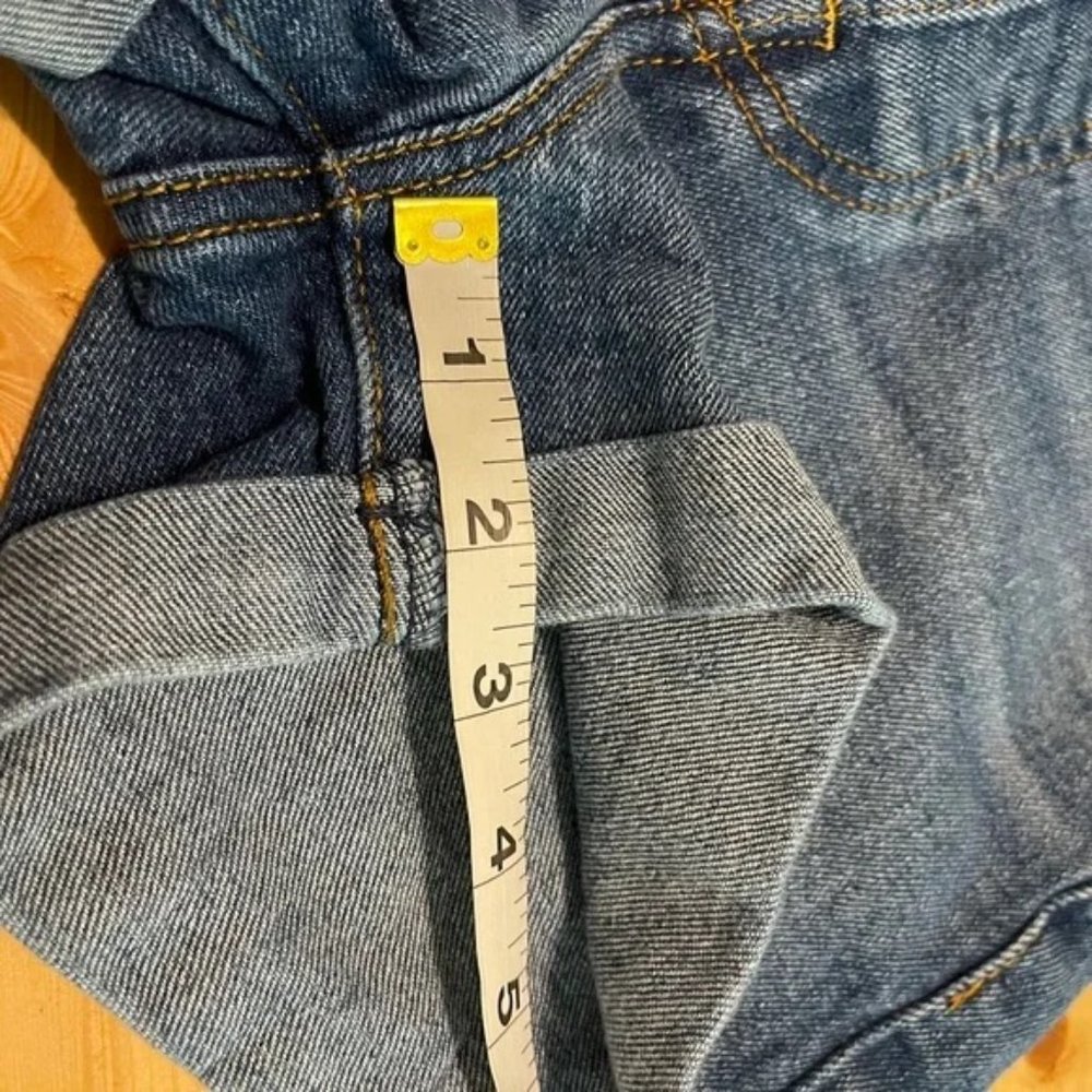 Levi's 501 Medium Wash Denim Shorts - Picture 10 of 15